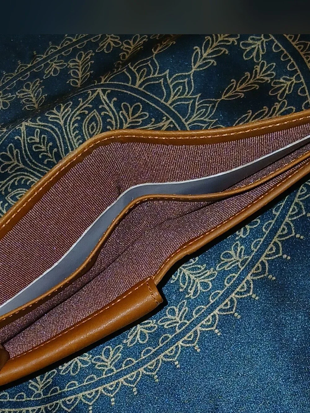 Dooney & Bourke men's leather bifold wallet